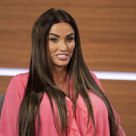 Кеті Прайс відмовилась робити 16-ту пластичну процедуру на грудях