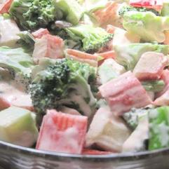 Рецепти: Салат із крабовим м’ясом і броколі