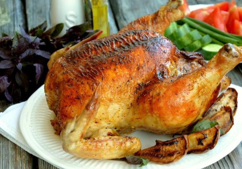 Рецепти: Ароматна соковита курка фарширована грушами Рецепти: Ароматна соковита курка фарширована грушами
