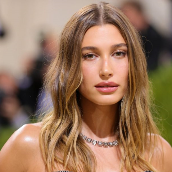 Гейлі Бібер не з'явилася на червоній доріжці Fashion Trust U.S. Awards 2025