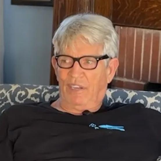 Ерік Робертс відверто зізнався, чому не зміг стати ідеальним батьком для Емми Робертс.