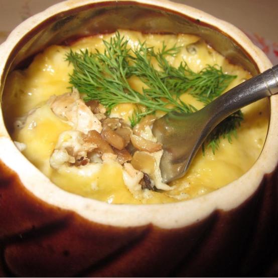 Рецепти:  Смачний ароматний домашній жульєн з куркою і грибами