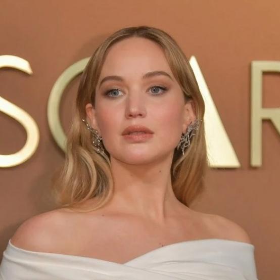 Дженніфер Лоуренс задає тренд на вінтажний стиль у Нью-Йорку