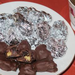 Рецепти:   Смачні домашні корисні цукерки  «Чорнослив у шоколаді»