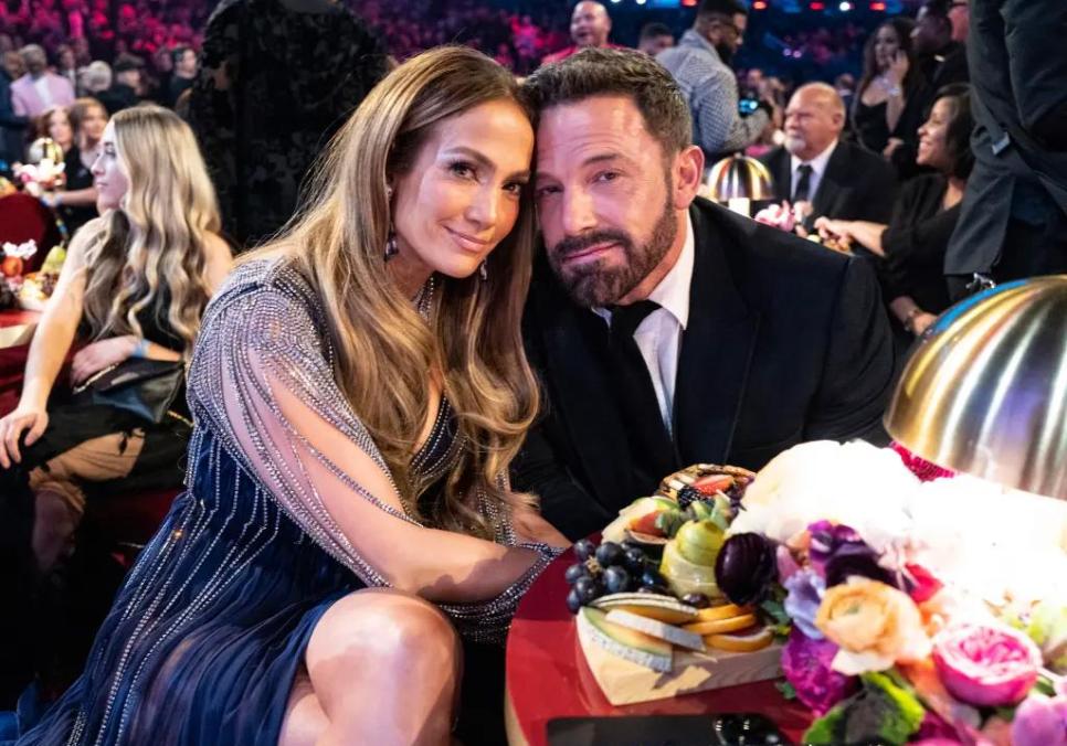 Бен Аффлек безкоштовно віддав частку в особняку Дженніфер Лопес