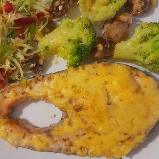 Рецепти:   Смачний апетитний ніжний лосось під сиром