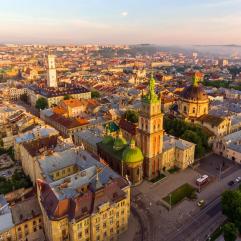 МЕЛОДІЯ НЕЗГАСЛИХ ЛІХТАРІВ