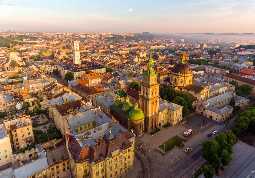 МЕЛОДІЯ НЕЗГАСЛИХ ЛІХТАРІВ