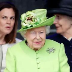 Єлизавета II та принц Гаррі: таємниці телефонних дзвінків і втрачена довіра