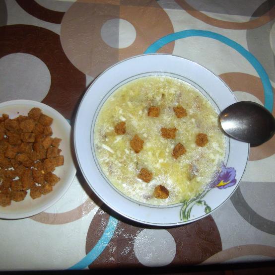 Рецепти:   Смачний домашній курячий суп з рисом і плавленим сирком