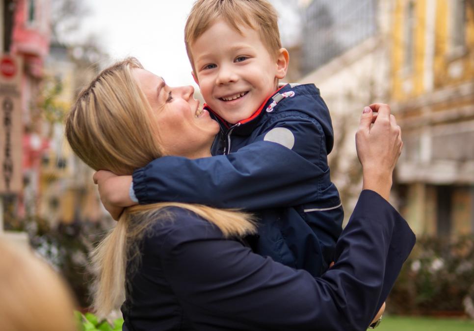 ОЛЕГОВА МАМА