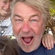 Алек Болдвін відсвяткував день народження під «тролінг» власної доньки