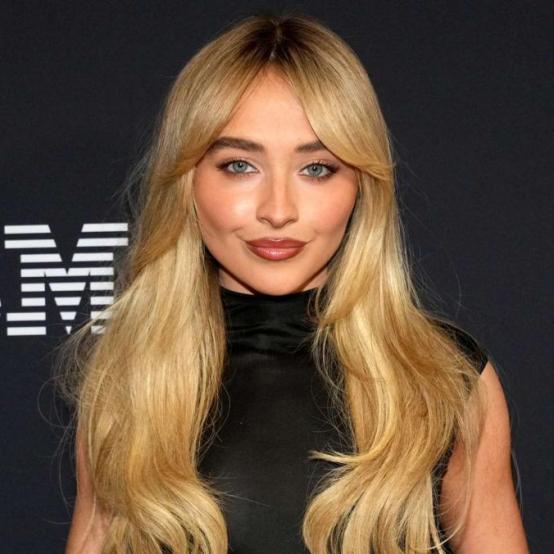 Сабріна Карпентер підкорила фестиваль Coachella в образі ретро-ляльки