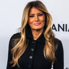 Меланія Трамп вразила публіку білосніжною сукнею в стилі ретро