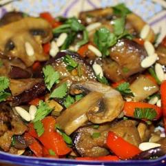 Рецепти:    Смачний  теплий  святковий  салат з грибами