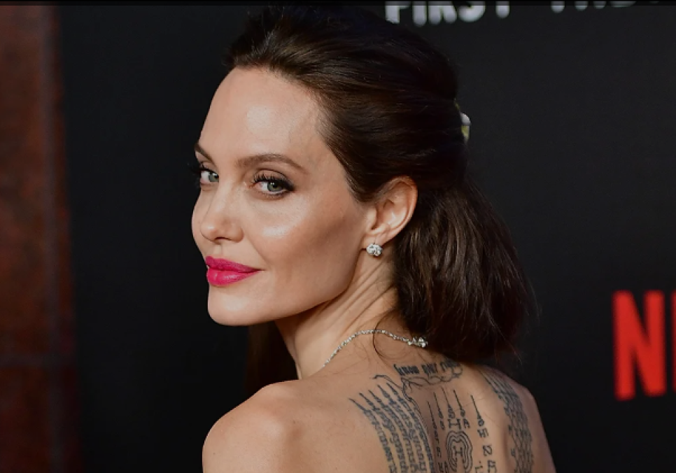 Анджеліна Джолі набила нові татуювання