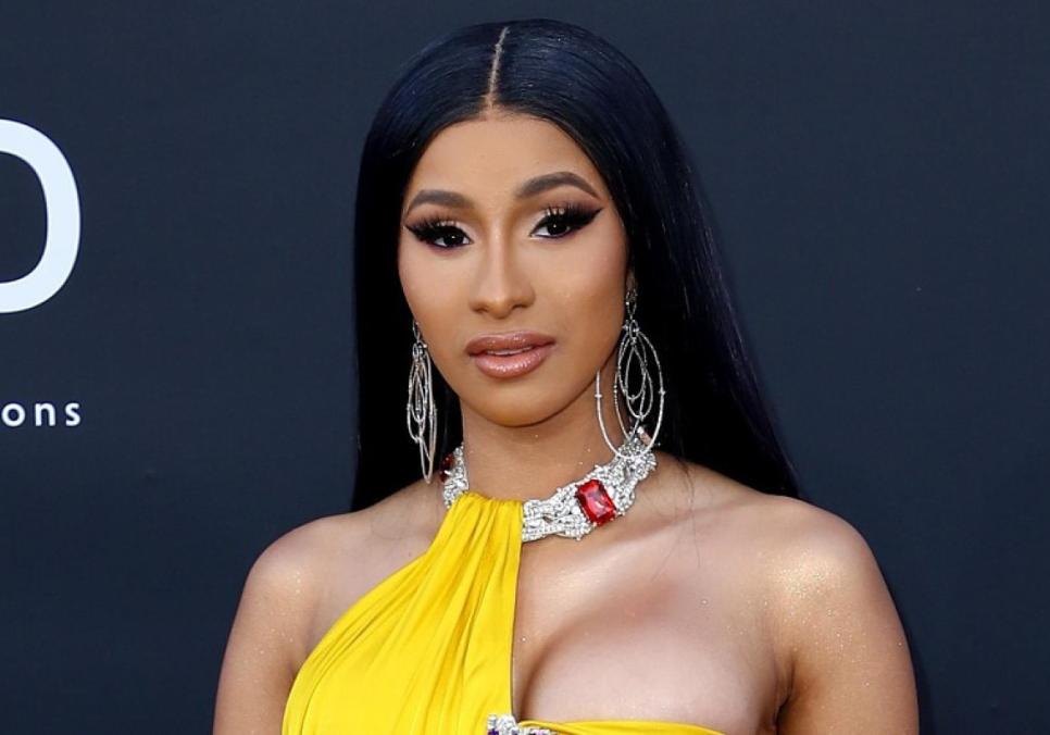 Cardi B розповіла, що скоро стане мамою втретє