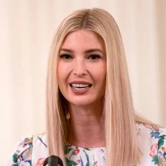 Іванка Трамп демонструє розкішний стиль і повертається до політики Іванка Трамп демонструє розкішний стиль і повертається до політики