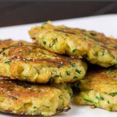 Рецепти:   Смачні дієтичні кабачкові оладки