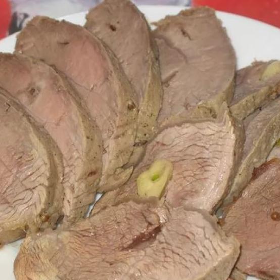 Рецепти:  Смачна ніжна телятина, запечена в рукаві