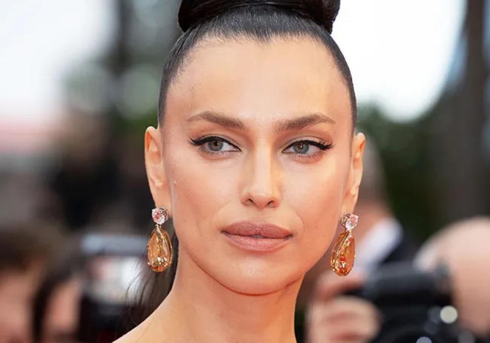 Ірина Шейк на Капрі: супермодель зачарувала мережу в бікіні від Dolce & Gabbana