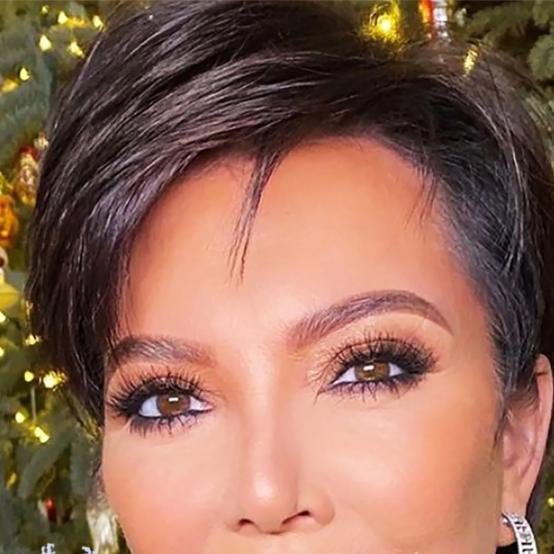 Кріс Дженнер показала розкішний маєток та святкові образи родини на Різдво 2025 року