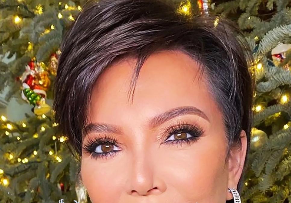 Кріс Дженнер показала розкішний маєток та святкові образи родини на Різдво 2025 року