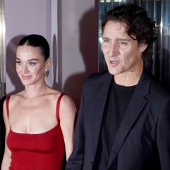 Кеті Перрі та Джастін Трюдо вперше офіційно з'явилися разом з експрем'єром Японії