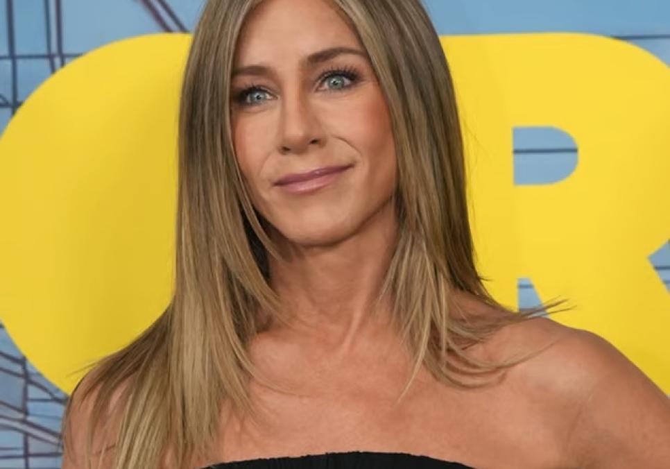 Дженніфер Еністон: офіційний дебют із Джимом Кертісом на церемонії Elle Women