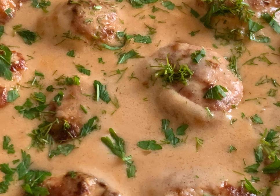 Рецепти:   Смачні ароматні м’ясні битки в соусі