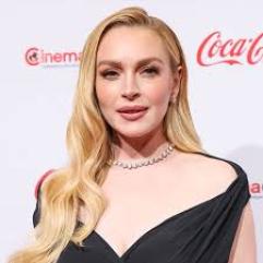 Ліндсі Лохан: акторка спричинила суперечки, коли вейпила під час обіду з чоловіком та сином