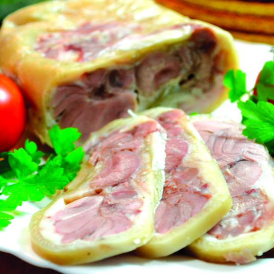 Рецепти:   Смачний апетитний рулет зі свинячої рульки