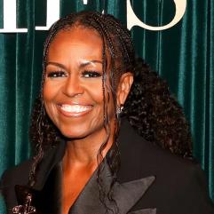 Мішель Обама: вірусне фото з оголеним животом породило у фанатів підозри щодо Ozempic