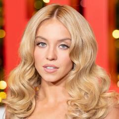 Сідні Свіні: червона сукня та світла перука на шоу Джиммі Феллона розділили фанатів