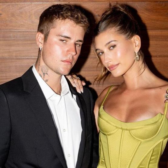 Гейлі Бібер спровокувала чутки про другу вагітність після святкової вечірки