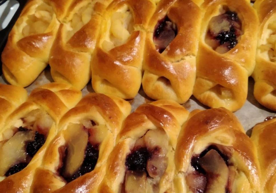 Рецепти:  Смачні домашні апетитні пиріжки з начинкою