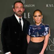 Дженніфер Лопес замінила татуювання, присвячене Аффлеку, на зображення колібрі