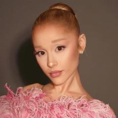 Аріана Гранде та Синтія Еріво святкують номінації на «Золотий глобус» за фільм «Зла»