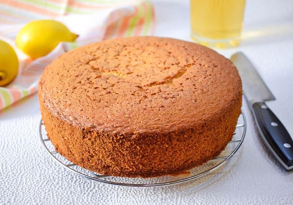 Рецепти:  Смачний ніжний домашній лимонний бісквіт