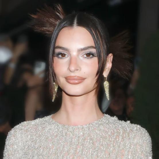 Емілі Ратаковскі: новий роман з ексбойфрендом Дуа Ліпи зумовив ажіотаж у соцмережах