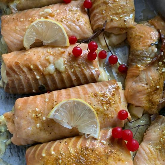 Рецепти:   Смачна апетитна риба з плавленим сиром та шпинатом