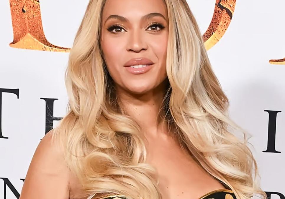 Бейонсе розкритикували в мережі за невдалий гоночний комбінезон Louis Vuitton