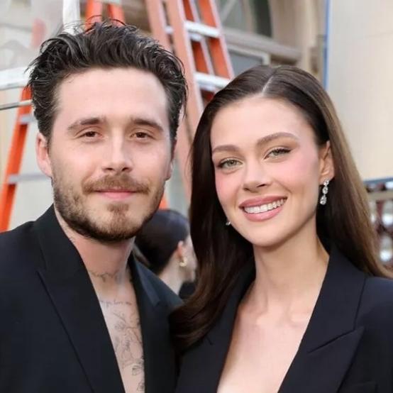 Бруклін Бекхем і Нікола Пельц святкують Різдво окремо від батьків на тлі сімейної сварки