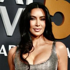 Кім Кардаш'ян отримала схвалення за кімоно в серіалі «Все чесно»