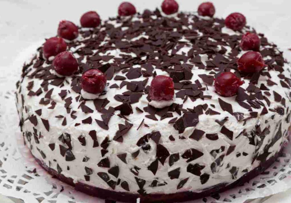 Рецепти:    Смачний святковий торт «Вишенька»