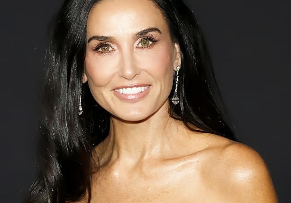 Демі Мур вразила сміливим і стильним образом на заході Landman