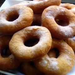 Рецепти:   Смачні домашні ніжні сирні пампушки