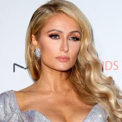 Періс Гілтон спробувала змінити зовнішність за допомогою перуки для прогулянки в Діснейленді