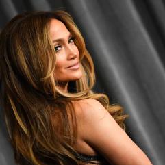 Дженніфер Лопес: суперзірка анонсує резиденцію у Вегасі ретро-відео