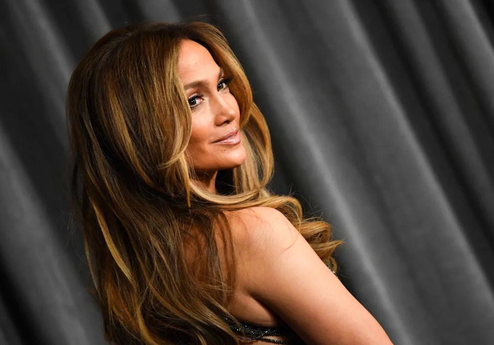 Дженніфер Лопес: суперзірка анонсує резиденцію у Вегасі ретро-відео